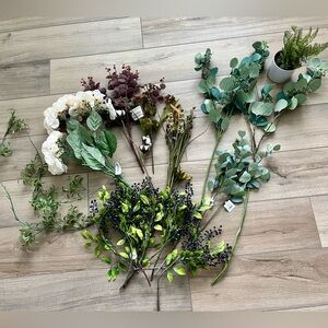 ❌SOLD❌ Bundle of Mixed Artificial and Silk Flowers, Stems